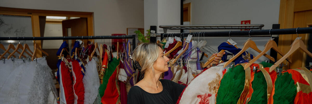 Poznejte zblízka divadelní profesi: garderoba