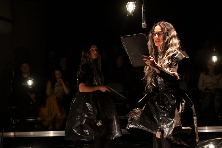 Hella + autorské čtení Aleny Machoninové