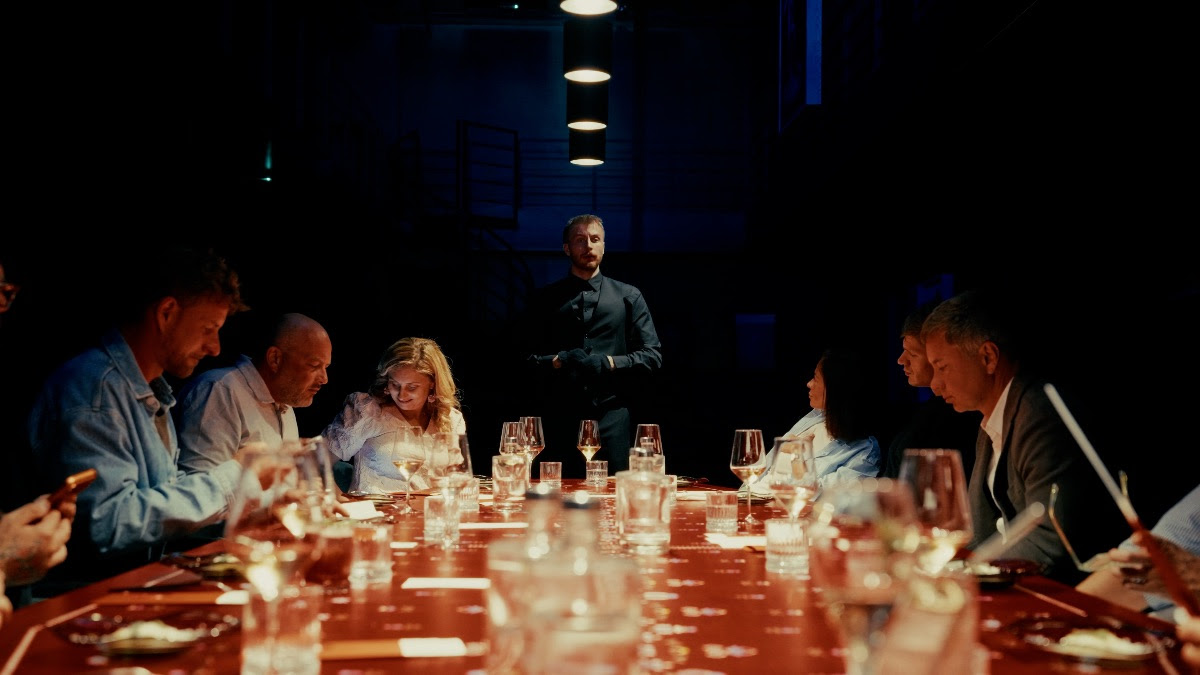 Red Table: Les