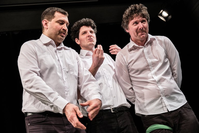Olivy: Dušičkové impro aneb Jdeme na pohřeb