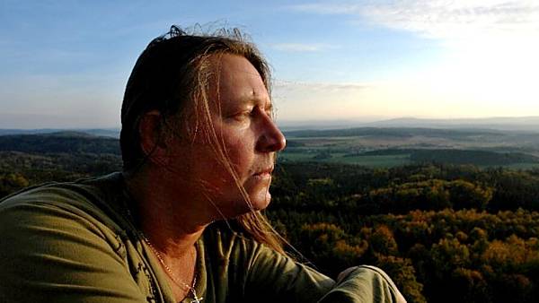 Roman Dragoun and His Angels