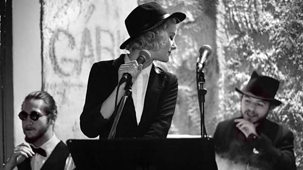 Adventní koncert pěveckého dua Radky Duškové a Simony Synkové