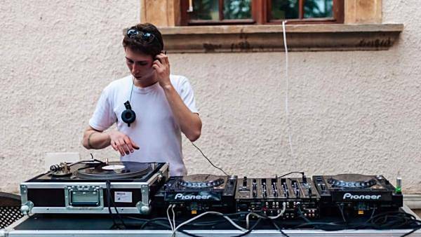 Urban Vibes: DJ Pavlo Chekay