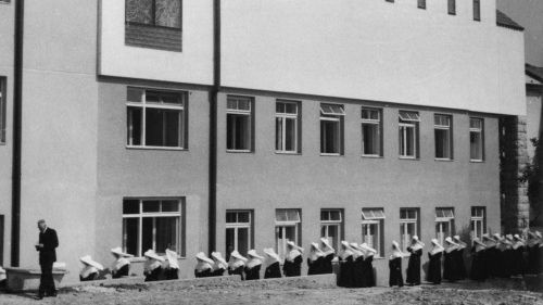 Kaple Božského Srdce Páně ve FNOL | Skrytý skvost moderní architektury - ONLINE