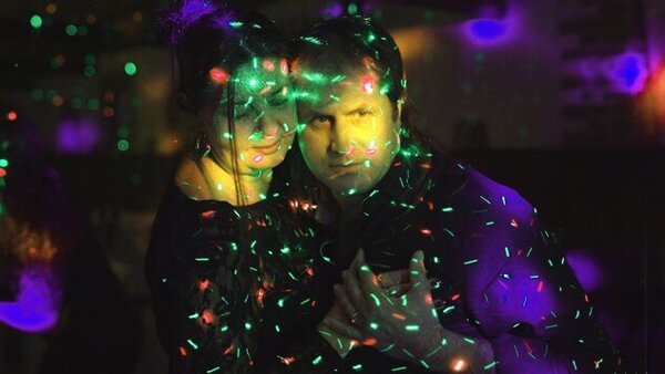 Artklub: Láska pod kapotou