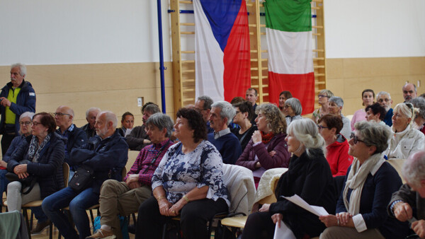 Most mezi národy