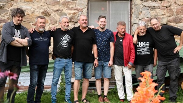 Krásné nové stroje & TAK CO?