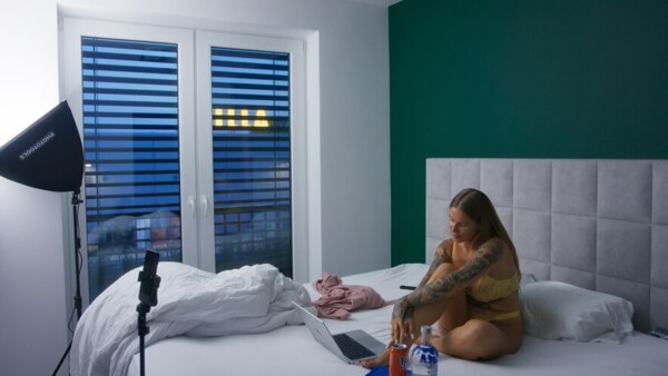 Virtuální přítelkyně