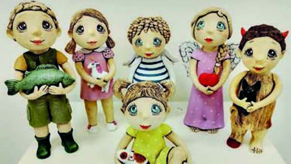 Prodejní minivýstava keramických sošek