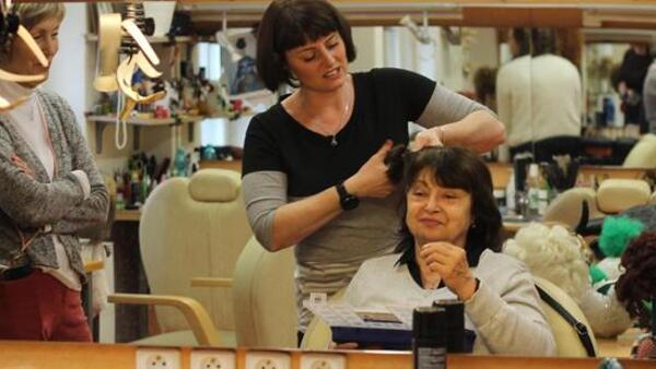 Poznejte zblízka divadelní profesi: vlásenkárna