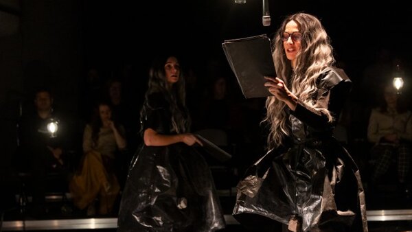 Hella + autorské čtení Aleny Machoninové