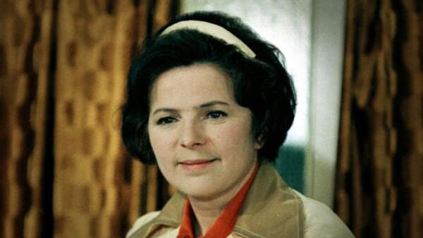 Seriál Žena za pultem & (Ne)realističnost normalizační televize