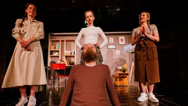 Divadlo Letí Praha: Láska / Argumentační cvičení