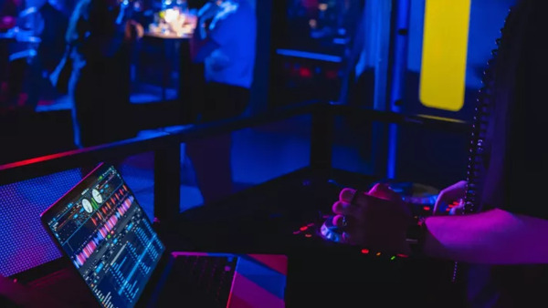 Pulse live: Nic Robertson