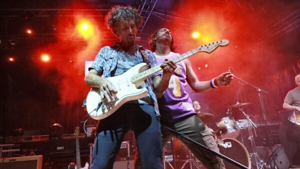The White Tape: Pearl Jam tribute (IT)