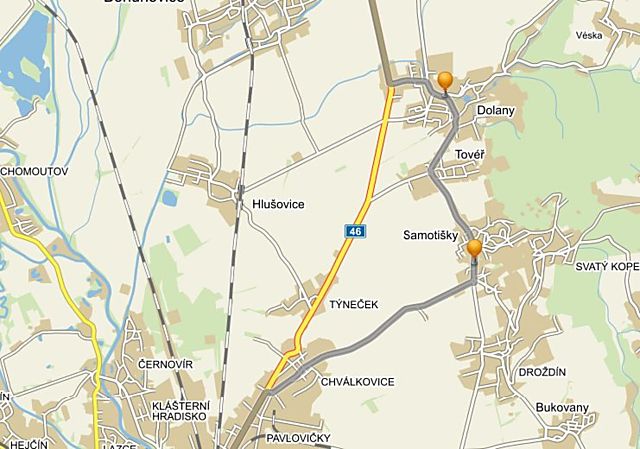 Objízdná trasa pro směr z Olomouce vede přes Samotišky a Dolany.