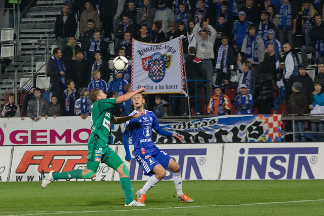 Jakub Petr v duelu s Příbramí v roce 2012. To Sigma doma přejela Starkův tým 6:1.