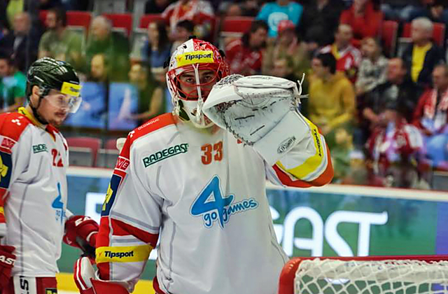 Tomáš Vošvrda vychytal v Třinci čisté konto. Mora vyhrála 2:0.