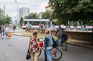 Nález letecké pumy zkomplikoval také tramvajovou dopravu.