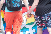 Když choděj holky s holkama... Olomoucí prošel 1. srpna průvod gayů a leseb. Vůbec poprvé!