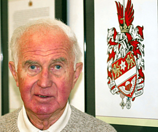 Jiří Louda vytvořil i svůj vlastní znak.