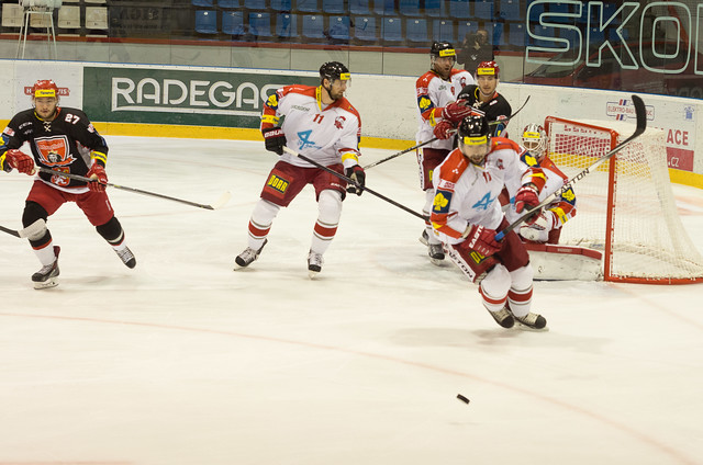 Mora hostí Hradec Králové, který loni na Hané vždy dokázal vyhrát.