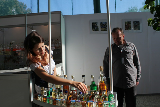 Kromě ovoce a zeleniny se můžete těšit i na degustace - vína i pálenek. 