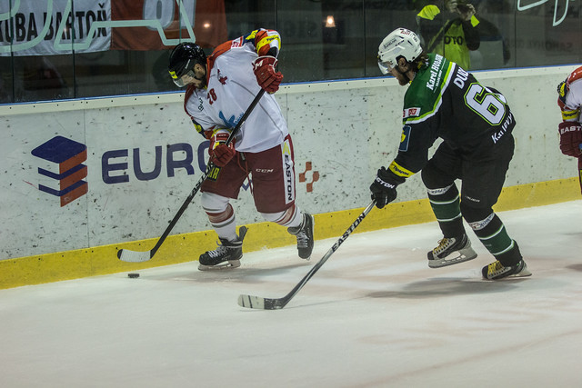Rostislav Marosz už Radku Dudovi góly připravuje. Do plecharény dnes už bývalý kapitán Energie kvůli hlavička Oldrichu Kotvanovi v duelu se Zlínem nepřijede.