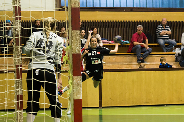 Házenkářky DHK ZORA Olomouc porazily HC Plzeň 29:18.