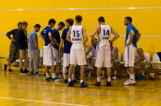 Basketbal Olomouc prohrál s Královskými Sokoly z Hradce Králové 78:83.