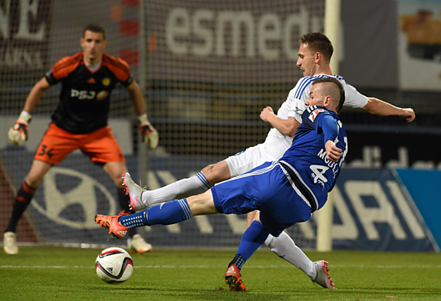 Pavel Moulis měl v úvodu utkání tři dobré šance, zatím se v koncovce trápí.