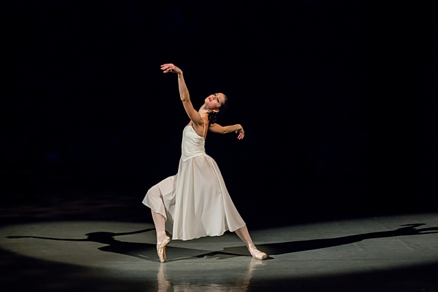 V druhé alternaci tančí hlavní roli Irina Laptěva.