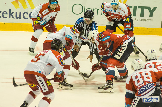 Domácí zápas s Pardubicemi Mora vyhrála. Na ledě soupeře se jí to málem povedlo také. Od výhry ji dělilo 38 vteřin. V nájezdech si bod navíc vzaly Pardubice.