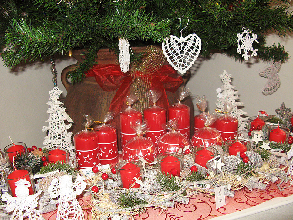 Jak vykouzlit doma příjemnou vánoční atmosféru? Podívejte se, kam na dekorace v trendy stylu