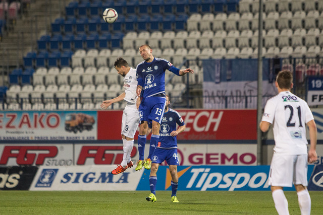 Martin Šindelář vystoupal v souboji s Divišem výše.