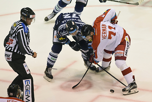 V olomouckém měření zvítělily Vítkovice v prodloužení. V odvěte v ČEZ Aréně v Ostravě opět vyhrály Vítkovice.