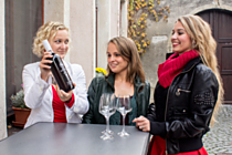 11. listopadu se otvíralo první letošní víno. I my ochutnávali.