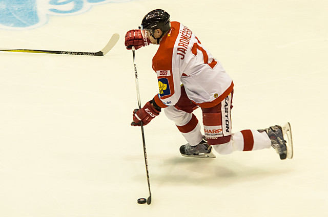 Ve druhé třetině se trefil od modré Jan Jaroměřský.