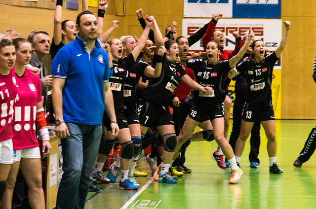 Loni Zora Porubu vyřadila v roztřelu v sedmičkách.