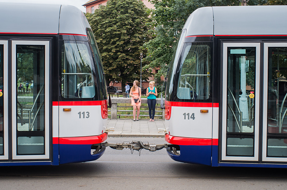 NÁHLE UŽ NENÍ KAM SPĚCHAT. O neplánovanou tečku za oslavami 70 let od konce války se postarali dělníci, kteří na Masarykově ulici narazili na leteckou pumu. Město zažilo manévry, vyklizeno bylo několik ulic a doprava byla doslova paralyzována. Nikomu se ale naštěstí nic nestalo.