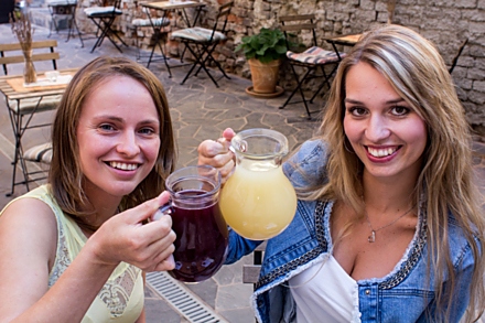 S koncem léta přišel i oblíbený burčák. Ochutnávali jsme ho vydatně a taky o tom psali.