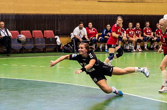 Lucie Severová skóruje. Na postup pivota patří v interlize k nejlepším hráčkám, proto začíná čím dál častěji jezdit na reprezentační srazy.