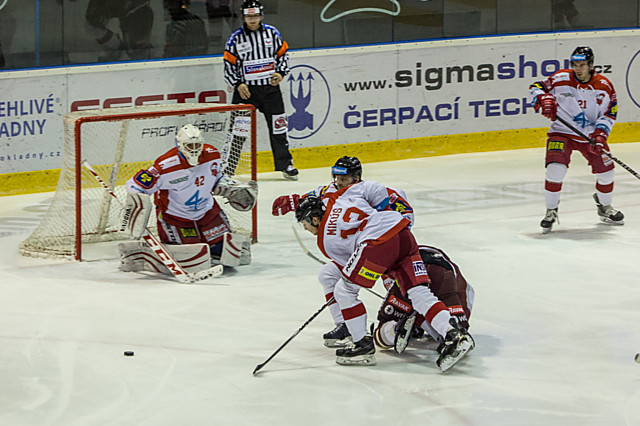 Tomáš Mikúš svojí sedmou brankou v sezóně otevřel skóre duelu mezi Kohouty a Mountfieldem.