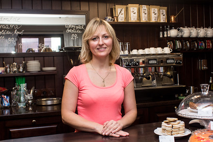 V kavárně vás vždy obslouží s úsměvem...