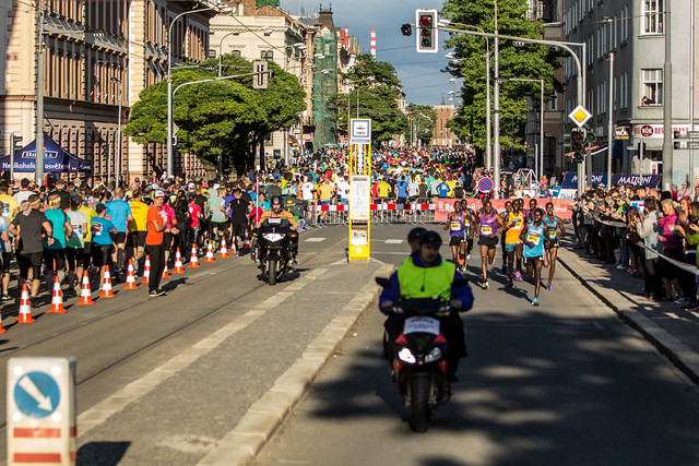 Mattoni 1/2Maraton Olomouc opět zaplavil hanáckou metropoli běžci. Skvělý čas zaběhla Mary Keitanyová, která překonala rekord závodu o dvě minuty.
