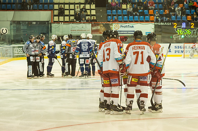 Kohouti porazili Škodovku v prvním měření sil na Hané 3:2.