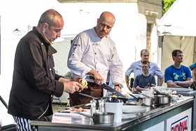 Na prvním ročníku Garden Food Festivalu předvedli své kulinářské schopnosti například slavný kuchař Roman Paulus...