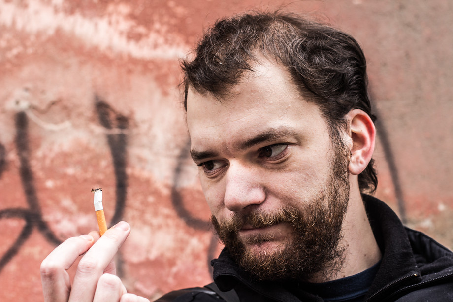 Odložit cigaretu není jednoduché. Vyhledat však můžete odbornou pomoc.