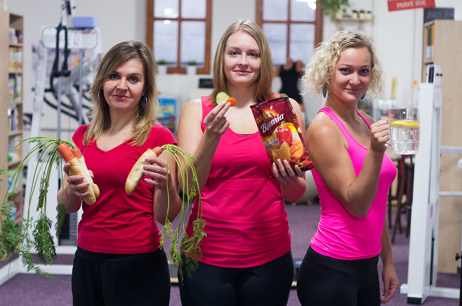 Místo párku v rohlíku  mrkev, místo chipsů zelenina a místo piva voda s citronem.  Tak by měl vypadat váš nový jídelníček.