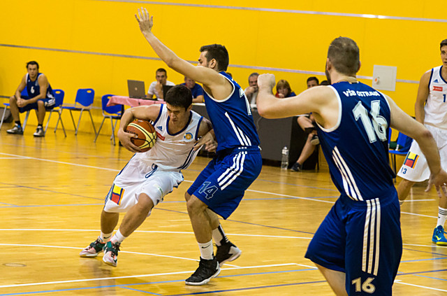 Radek Jurka předvedl v utkání parádní akci, když zasmečoval z nahrávky spoluhráče. Akce Alley Oop byla k vidění i v Čajkaréně.